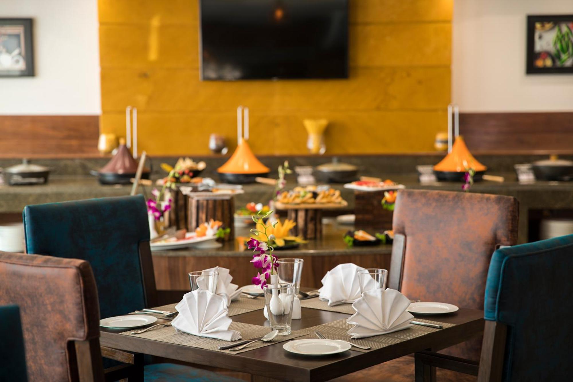 Regenta Central Cassia Zirakpur Chandigarh Exterior photo