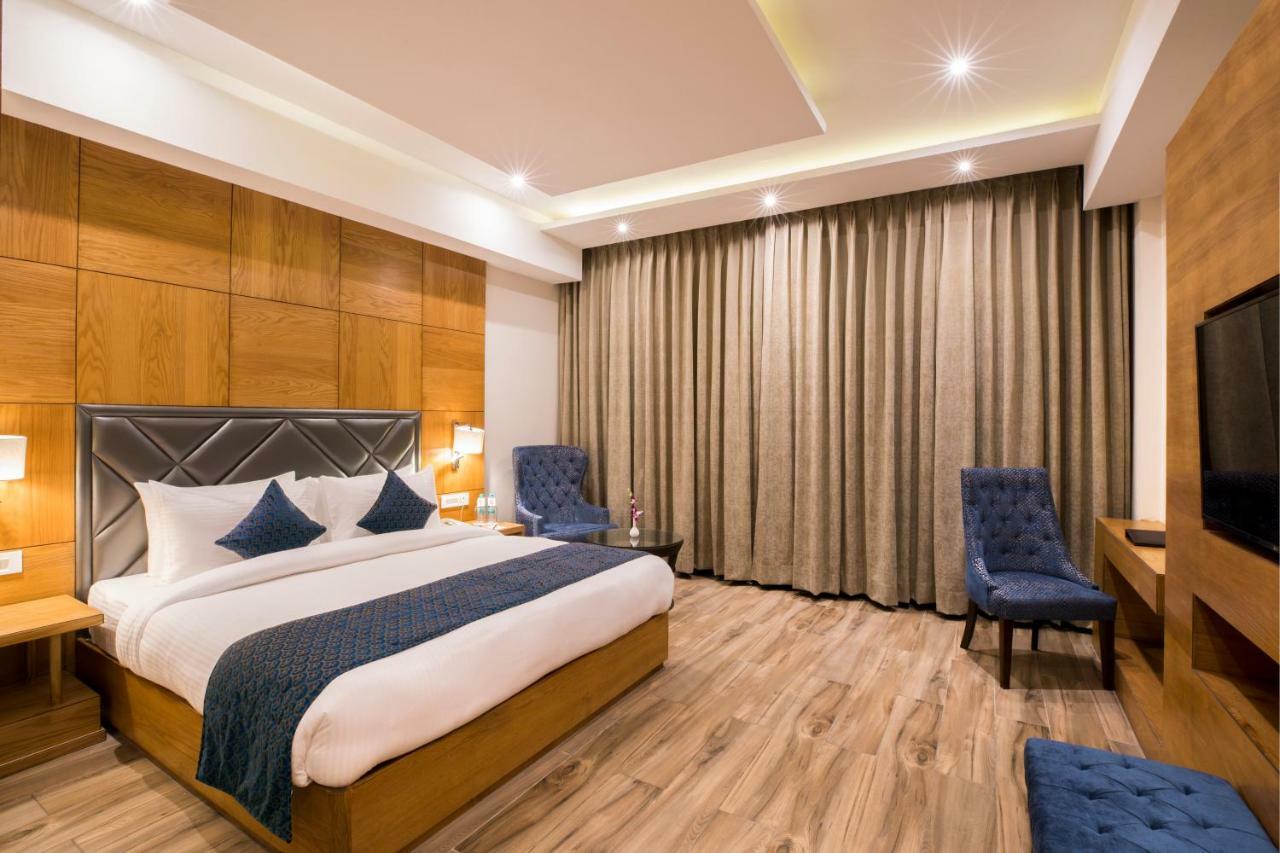 Regenta Central Cassia Zirakpur Chandigarh Exterior photo