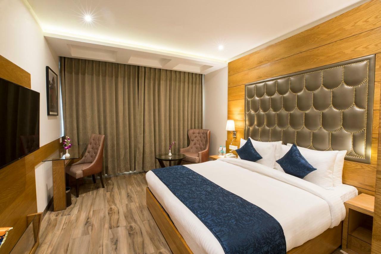 Regenta Central Cassia Zirakpur Chandigarh Exterior photo